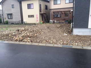 1.施工前の荒れ地の状態 1.施工前の荒れ地の状態