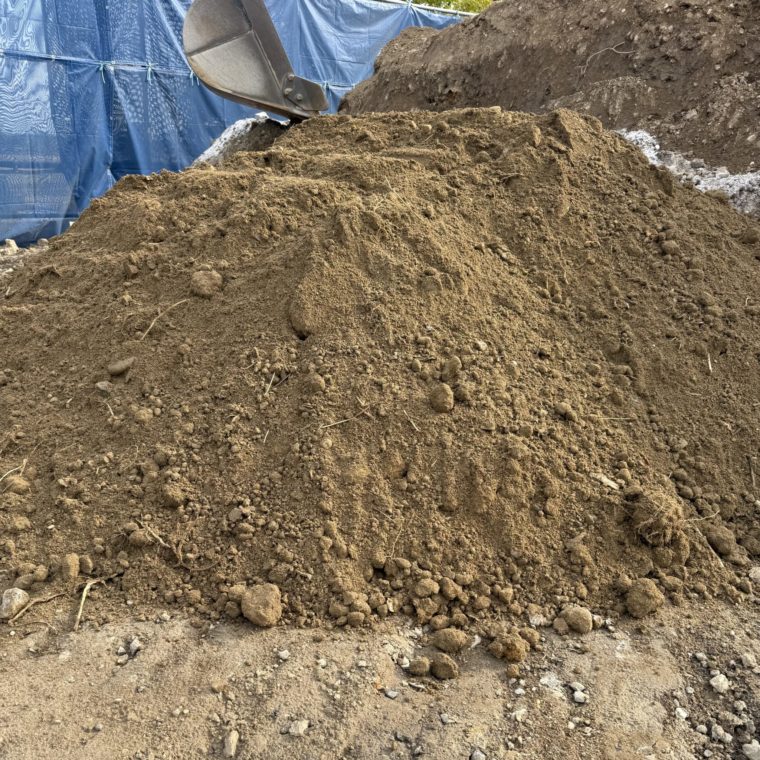 一宮土処分で3トンダンプの残土を事業所へ持ち込み