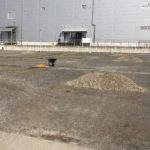 稲沢市の現場にて、LINEで事前に共有した場所に正確に荷下ろしされた砕石販売の様子。